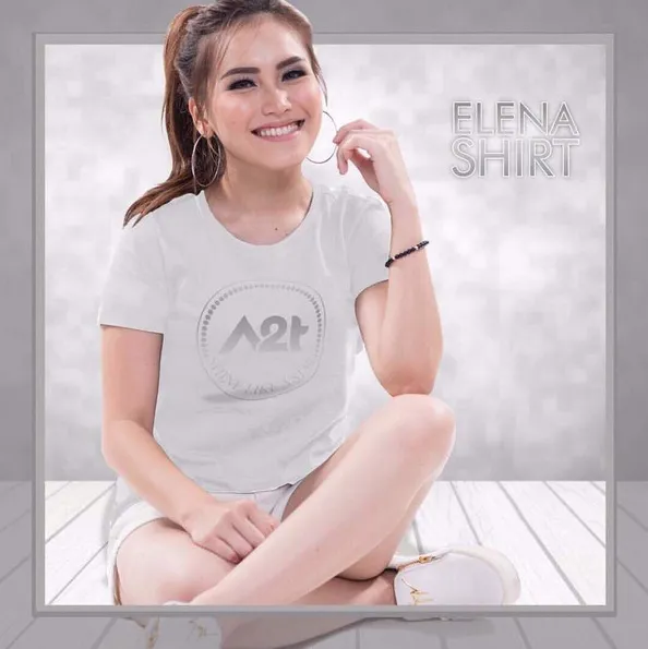 Nampaknya tertarik dengan dunia mode, Ayu Ting Ting membuat brand busananya sendiri. /©instagram.com/ayutingting92