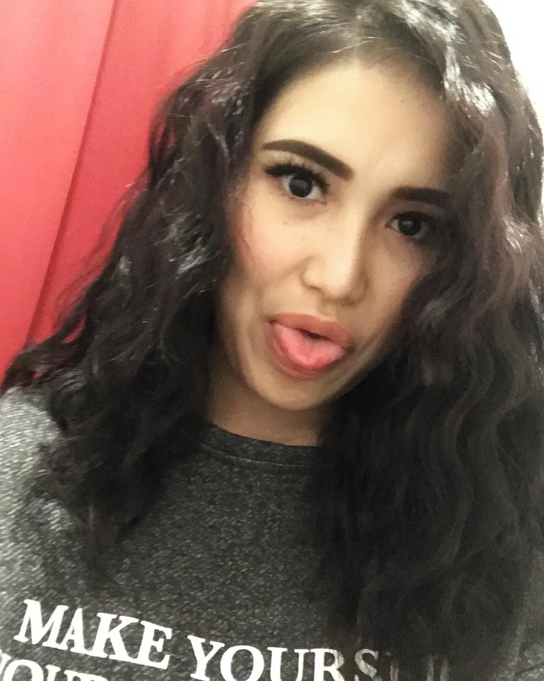 Ayu Ting Ting pernah mencoba gaya rambut ikal. Credit: via instagram.com/ayutingting92