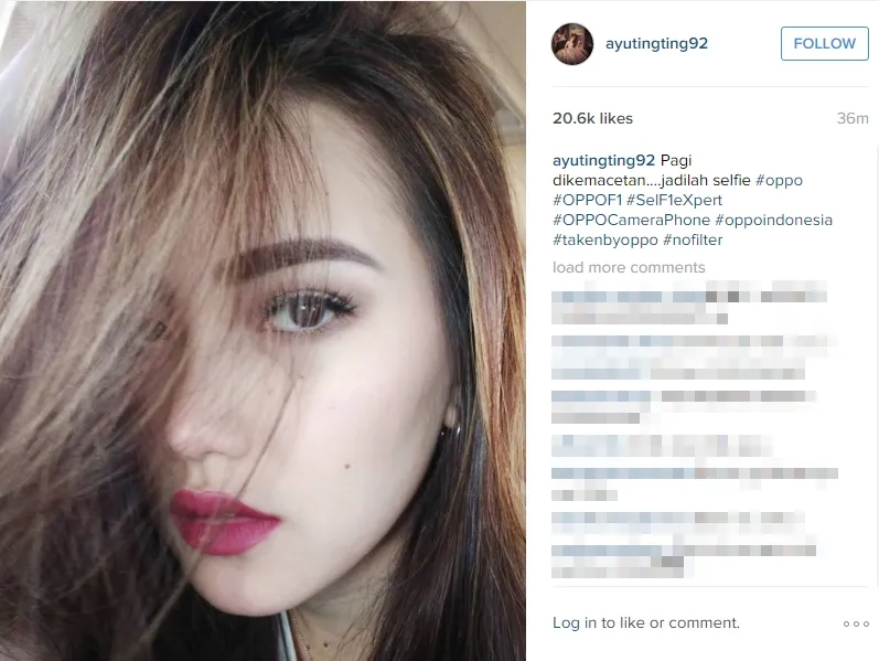 Ayu Ting Ting selfie cantik di tengah kemacetan. ©instagram.com/ayutingting92