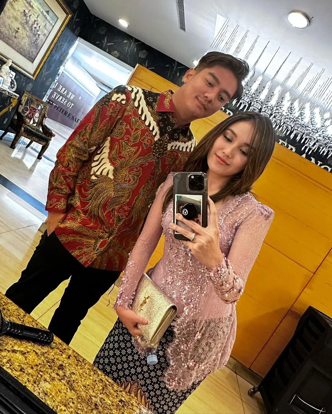 Ayu Ting Ting akui hanya berteman dengan Boy William. (credit: instagram.com/boywilliam17)