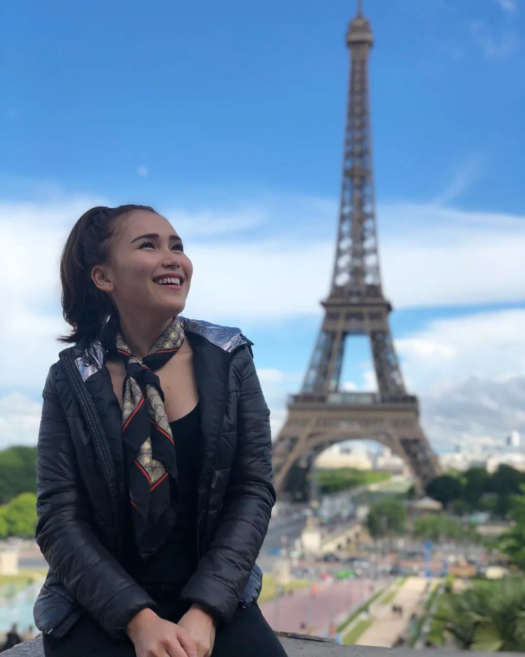 Ayu Ting Ting kunjungi Menara Eiffel di Paris credit: instagram.com/ayutingting92