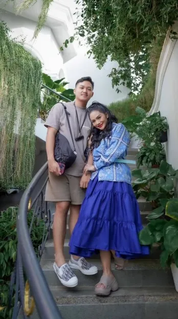 Azriel Hermansyah dan Krisdayanti (Credit: Instagram/krisdayantilemos)