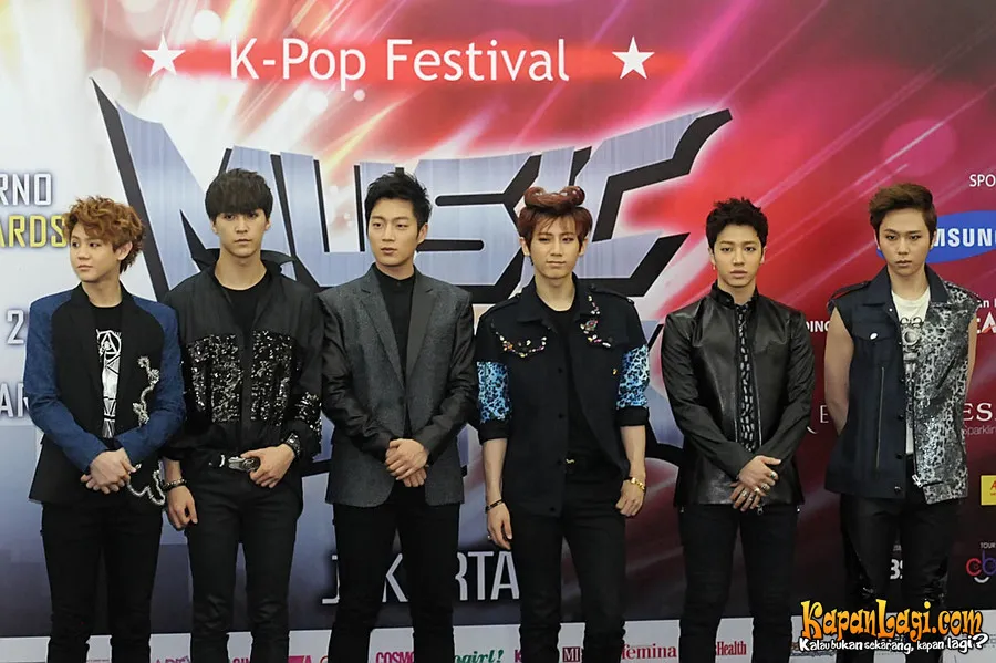 B2ST di konferensi pers Music Bank Jakarta