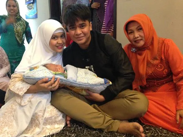 Adik Olga juga dipersiapkan untuk dunia entertainment. ©twitter renyreree