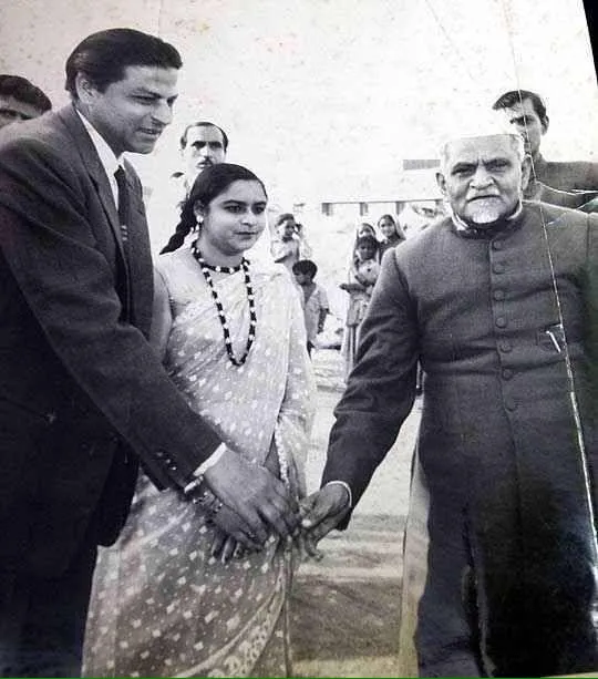 Foto ayah Shahrukh dan kakek paman Aamir Khan. @ibnlive