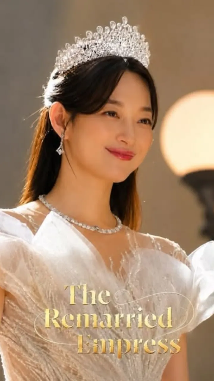 Shin Min Ah sebagai Navier