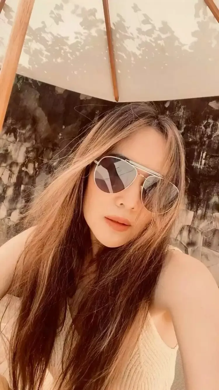 Potret terbaru Ina Thomas usai jalani operasi plastik di Korea Selatan (Sumber: Instagram/@inathomas)