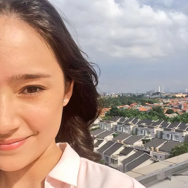 Cantiknya Tatjana Saphira meski terkena sinar matahari @ twitter/Tatjana Saphira