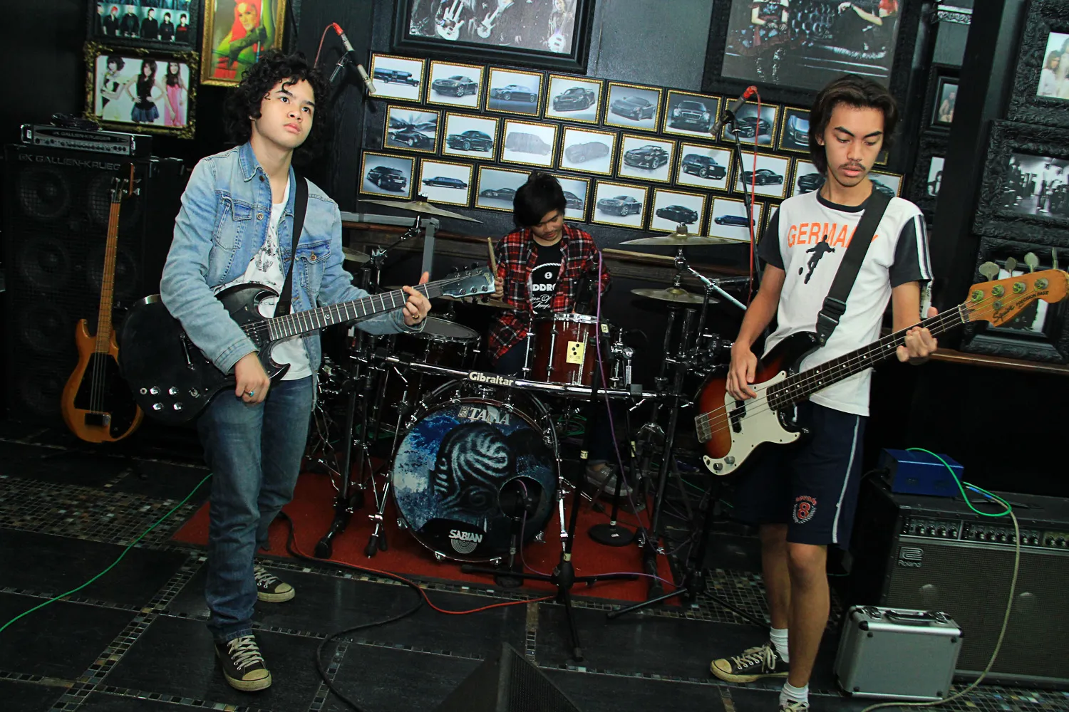 Aksi Backdoor memamerkan kebolehan mereka @KapanLagi.com