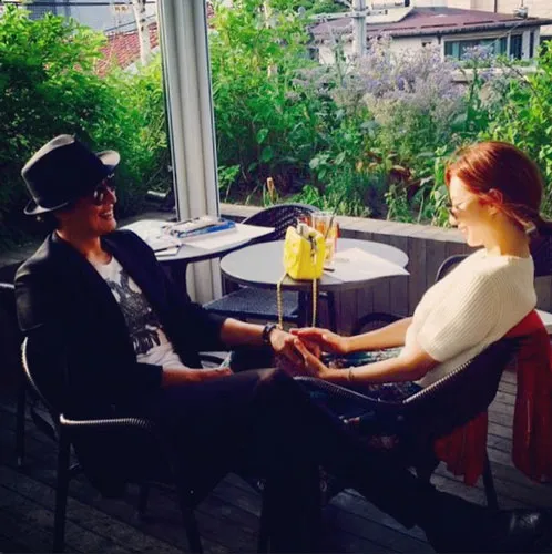 Bae Yong Jun update instagram dengan sang pacar. Instagram/yongjoon_bae