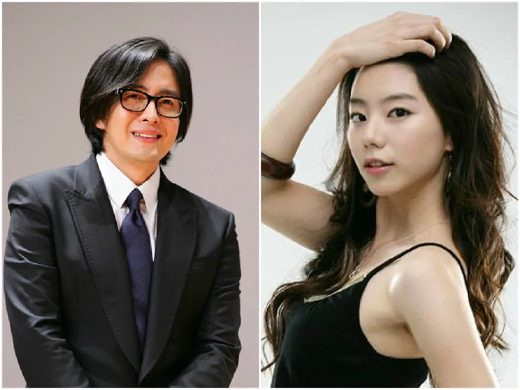Bae Yong Jun melamar Park Soo Jin dengan sebuah cincin berlian. ©soompi.com