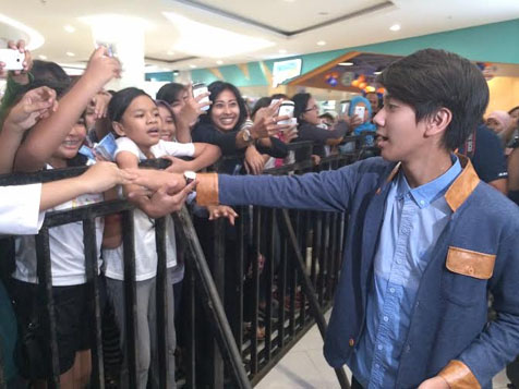 Antusiasme besar didapatkan oleh CJR saat luncurkan Kamus jilid 2 © KapanLagi.com®/Hendra Gunawan