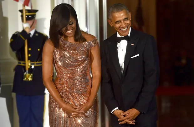 Di tahun 2016, Obama masih mengenakan tuxedo yang sama © AFP