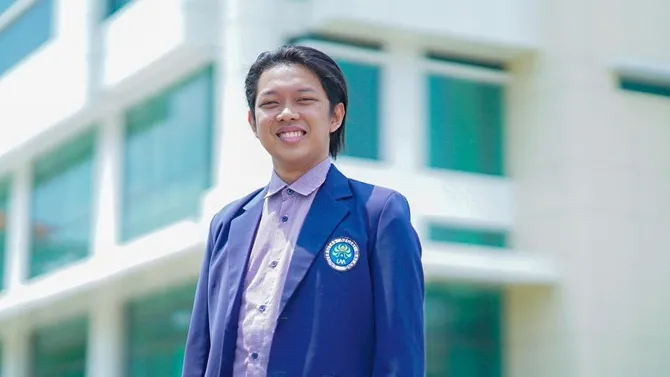 Bayu Skak umumkan kelulusannya (Credit: instagram.com/moektito)