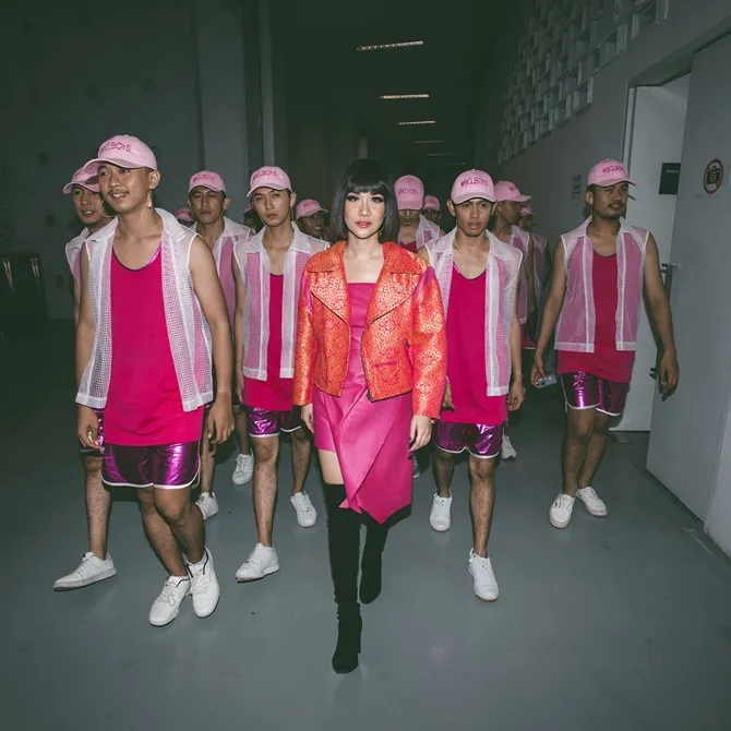 © instagram.com/bclsinclair