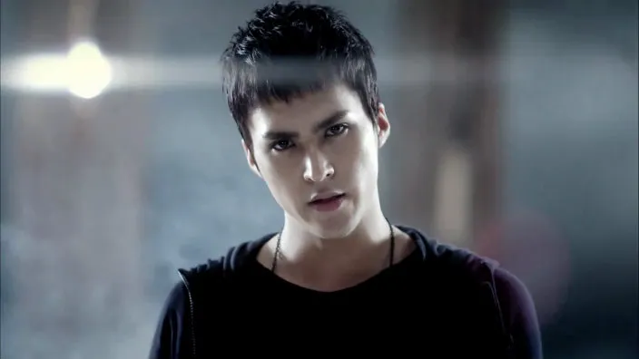 Dongwoon membela fans-nya yang diejek karena dianggap delusional © sbs.com.au