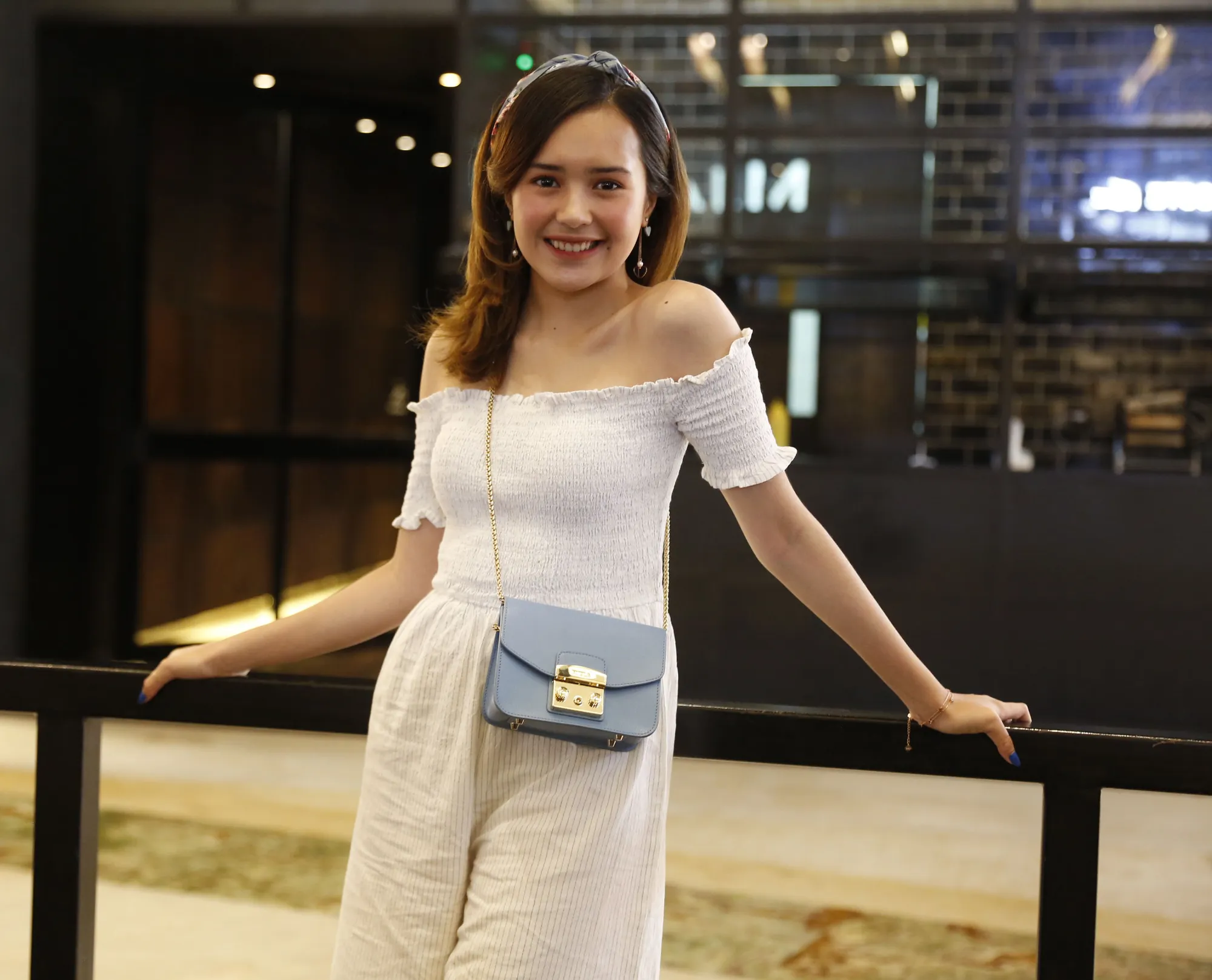 Adu Peran Dengan Debby Sahertian