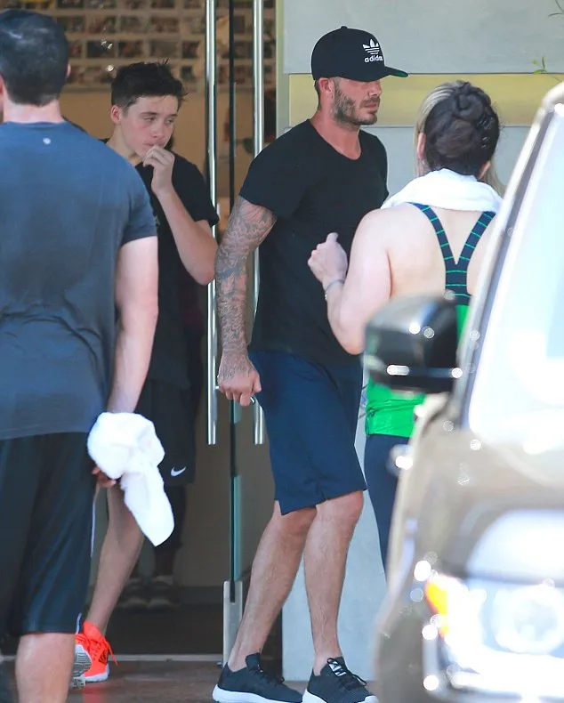 Brooklyn dan David @ dailymail.co.uk