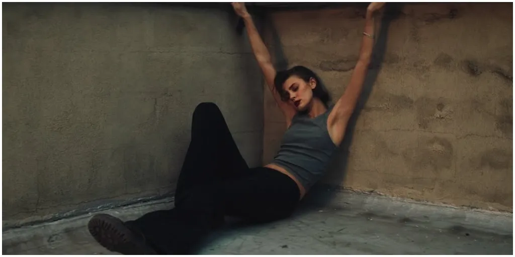 Two Feet - Hard to Get feat. Bec Lauder (Terjemahan)