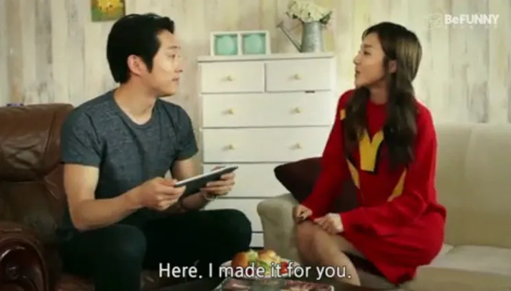 Video Dara 2NE1 dan Steven Yeun yang dijamin bikin fans ngakak. ©Be Funny Studio