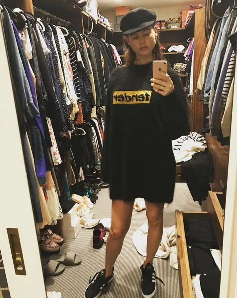 Behati Prinsloo tetap langsing usai melahirkan © Instagram.com/behatiprinsloo