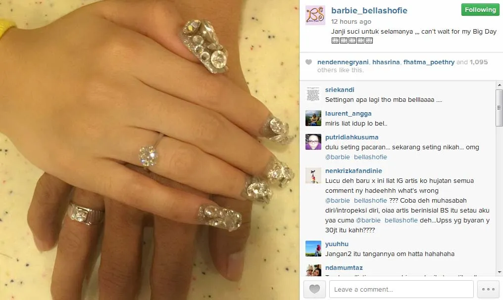 Bella Shofie tunjukkan cincin kawin bareng suami. @instagram/barbie_bellashofie