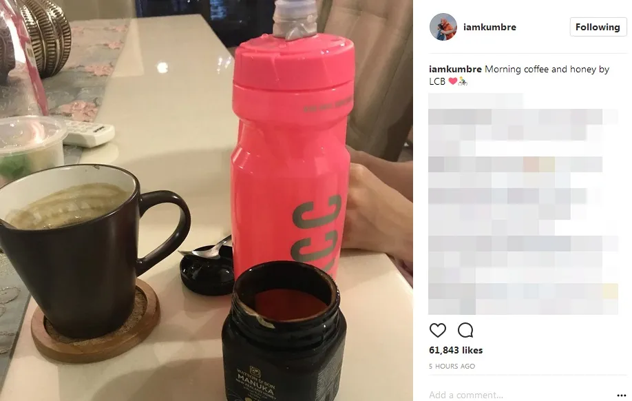 Emran dapat kopi manis dari Bella ©instagram/iamkumbre