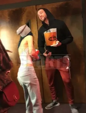 Bella dan Chandler nonton film bareng © TMZ