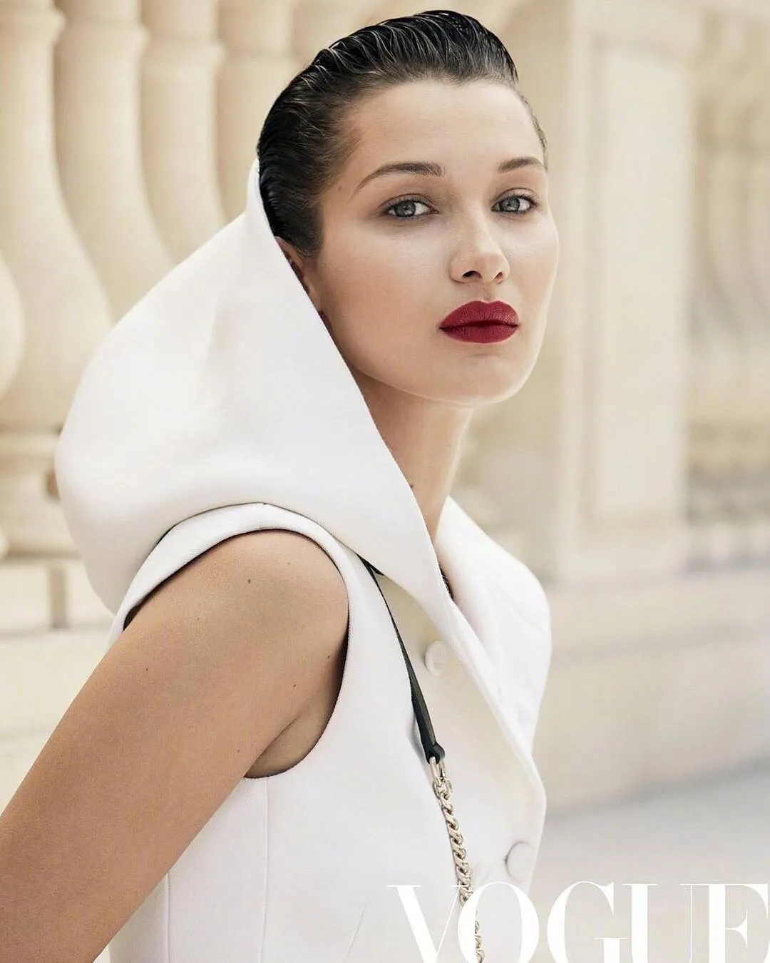 Cocok nggak sih kalau Bella berambut super pendek seperti ini? © Vogue China