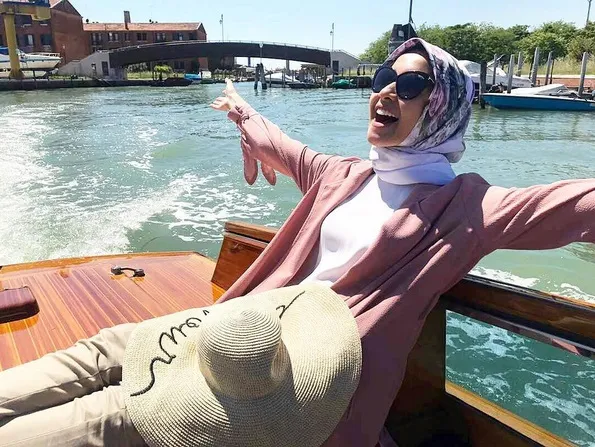 Selalu kece, Bella juga terlihat stylish saat liburan dan jalan-jalan di luar negeri. /©instagram.com/laudyacynthiabella