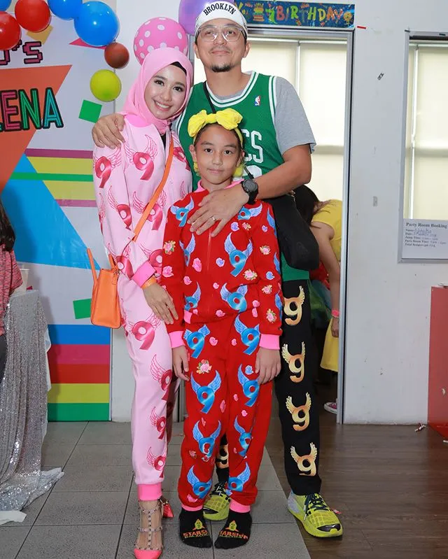 Kebersamaan Emran dan Bella rayakan ultah Aleesya. Credit via instagram.com/laudyacynthiabella