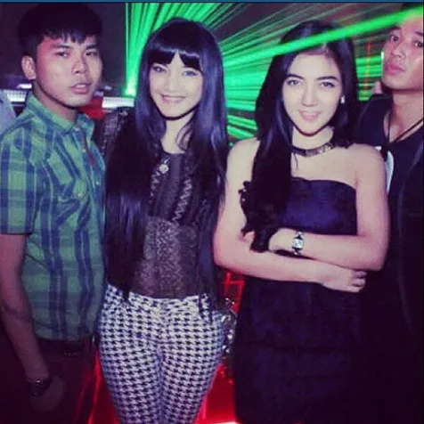 Foto Bella Shofie bersama RA (paling kiri) @Instagram.com/bellashofie_settingan