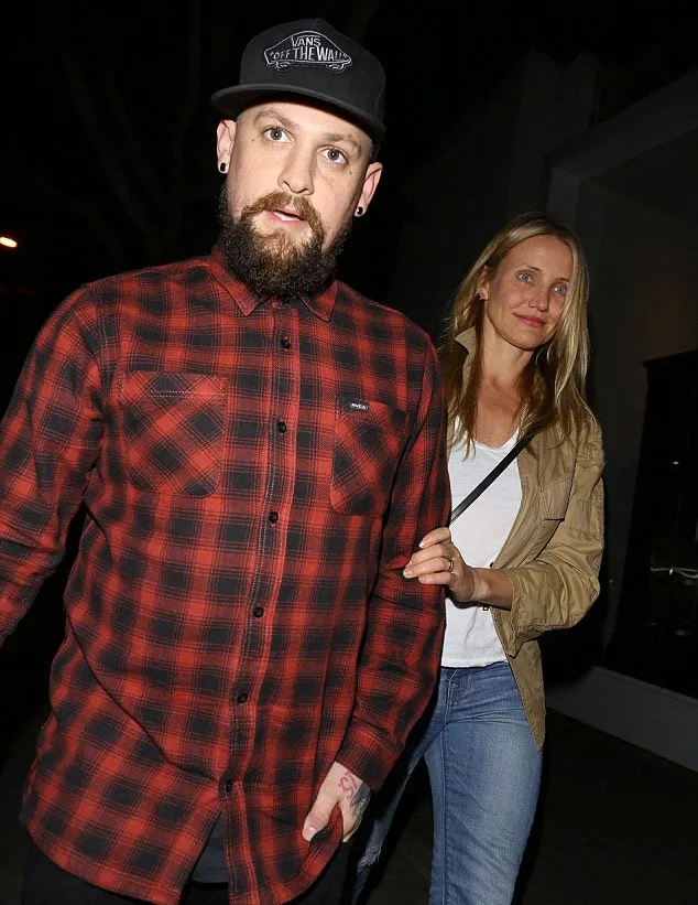 Benji Maden dan cameron Diaz mesra © Daily Mail