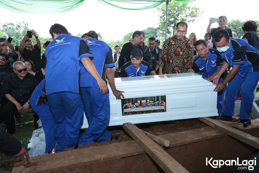 Pemakaman Benny Panjaitan. Cr: KapanLagi.com/Bayu Herdianto