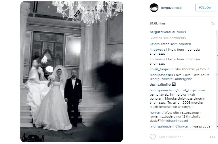 Berguzar Korel dan Halit Ergenc saat menikah pada tahun 2009. @instagram/berguzarkorel