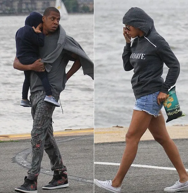 Jay Z, Blue Ivy dan Beyonce @ dailymail.co.uk