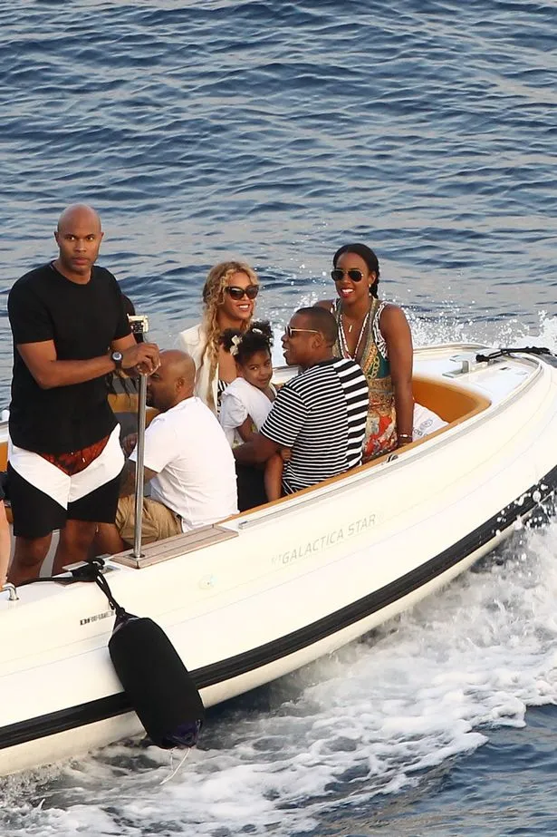 Beyonce dan Jay Z berlibur bersama © Splashnews.com