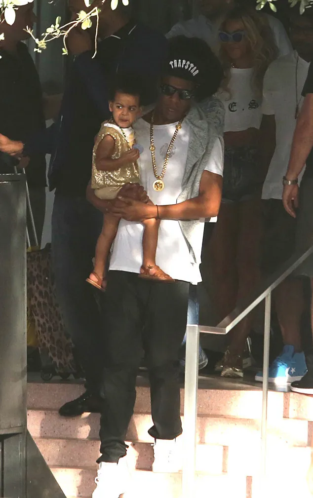 Liburan Blue Ivy Carter dan orang tuanya @ eonline.com