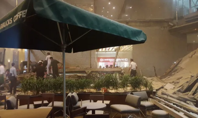 Selasar BEI Yang Ambrol © Twitter