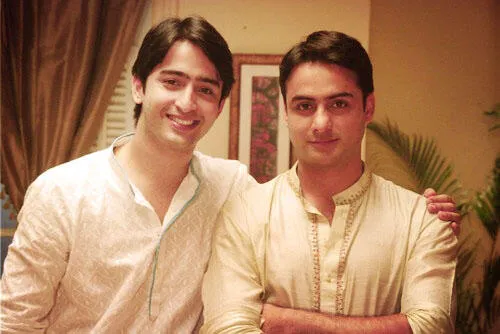 Penampilan Rohit dan Shaheer saat di 'Navya'. @india-forums