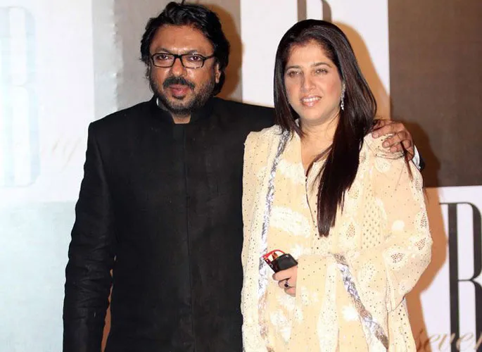 Sanjay Leela Bhansali dikabarkan sudah mengikat Shahrukh Khan dalam proyek film prestius yang akan ia produksi.