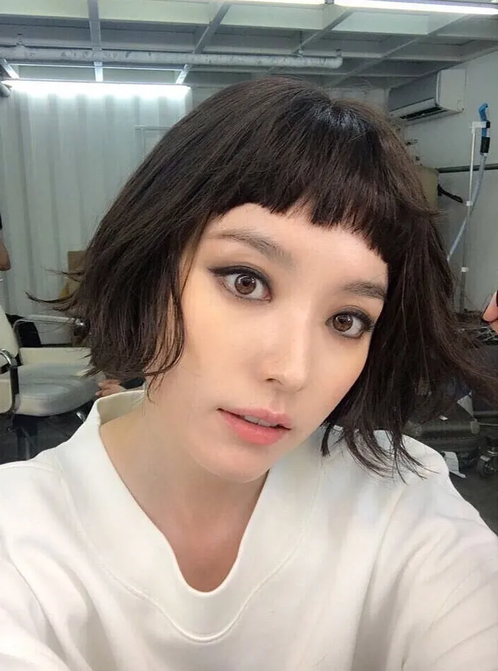 Selfie rambut pendek Han Hyo Joo © instagram.com/bhent_official
