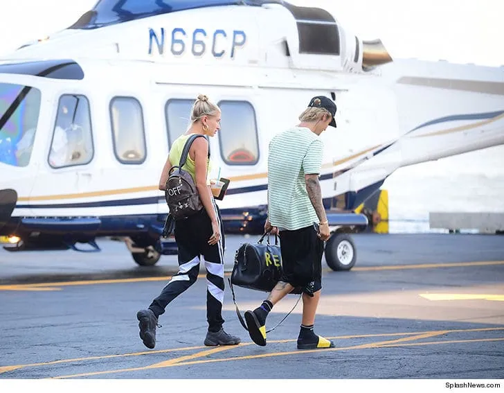 Bieber sedang bersiap temui keluarga Hailey © Splashnews via TMZ