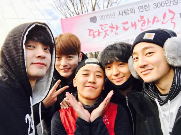 Seungri Big Bang menyumbang 130 ribu buah briket batubara. ©soompi.com