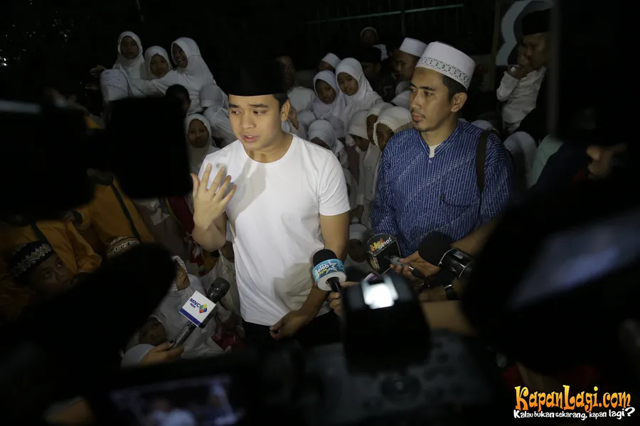 Billy Syahputra saat menceritakan detik-detik berpulangnya sang kakak/©Kapanlagi.com®/Agus Apriyanto
