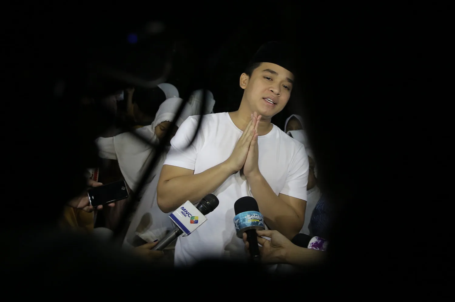 Billy Syahputra mengungkapkan jika uang Olga akan dibangun masjid © KapanLagi.com®/Agus Apriyanto