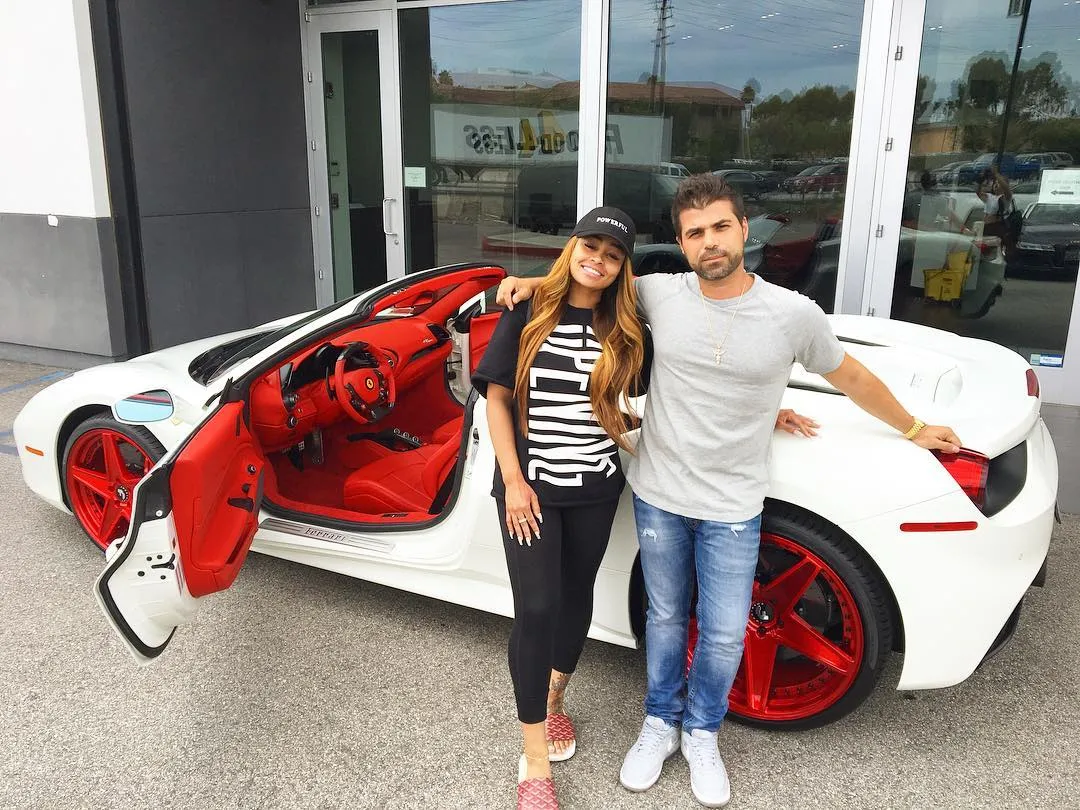 Inilah penampakan mobil mewah yang baru saja dibeli oleh Blac © instagram.com/blacchyna