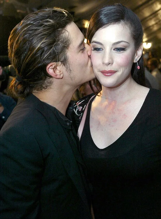 Orlando Bloom dan Liv Tyler @ fameflynet.com