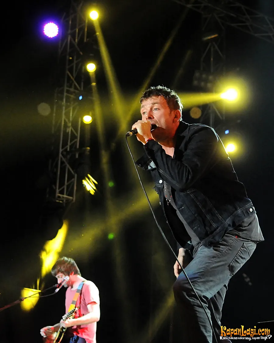 Blur Saat Tampil di Lapangan D Senayan/@Foto: KapanLagi.com®/Bambang