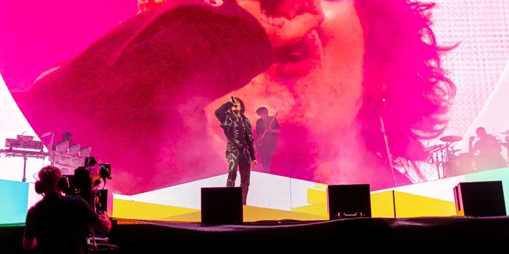 Bring Me The Horizon - Who Wants Flowers When You're Dead? Nobody